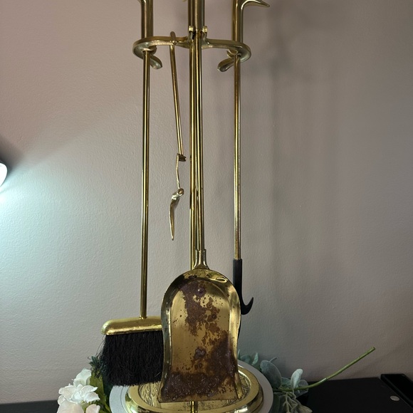 Vintage Brass Duck Head Fireplace Set 4pc Set with Stand - Picture 4 of 10